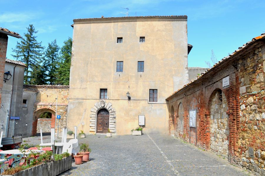 porta di ingresso al castello