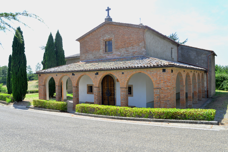 porticato della chiesa